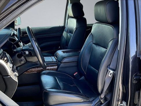 Used 2017 Chevrolet Suburban Premier AWD/4WD image 3