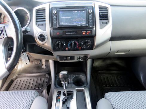 Used 2015 Toyota Tacoma 4x4 Double Cab image 13