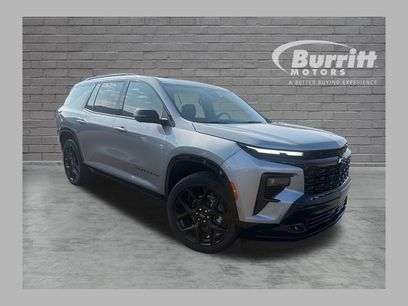 Used 2025 Chevrolet Traverse RS