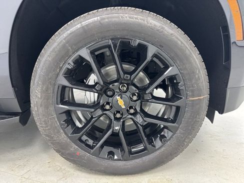 New 2026 Chevrolet Suburban Premier image 36