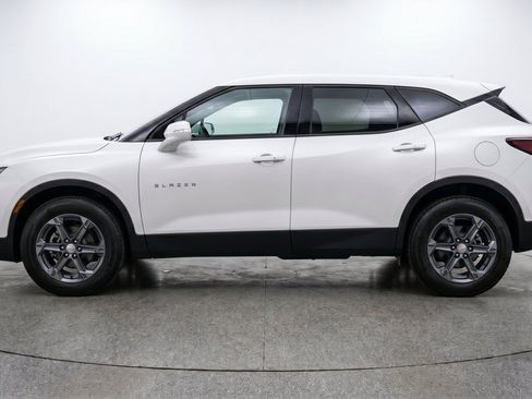 Used 2025 Chevrolet Blazer LT FWD image 5