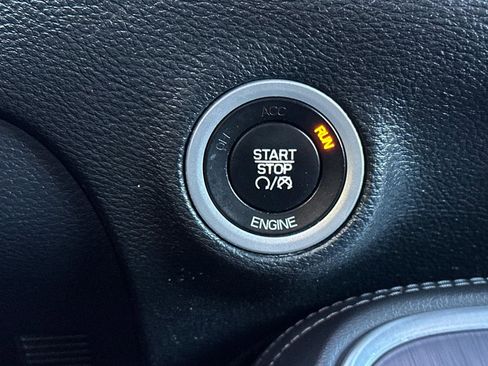 Used 2016 Dodge Challenger SXT image 32