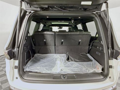 New 2026 Jeep Grand Wagoneer Limited AWD/4WD image 22