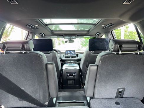 Used 2021 Chevrolet Tahoe Z71 w/ Luxury Package AWD/4WD image 34