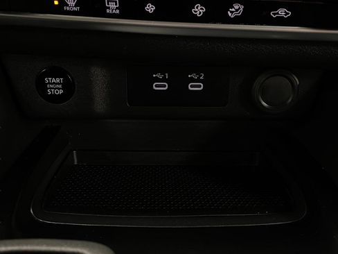 Certified 2025 Nissan Rogue SV image 25