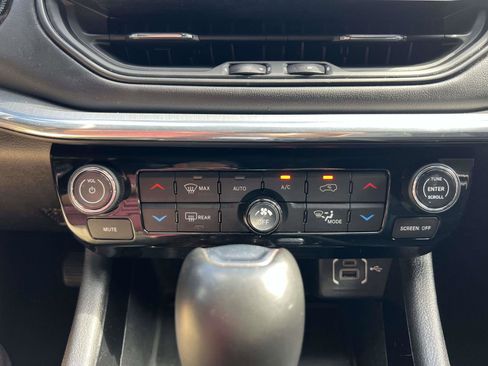 Used 2022 Jeep Compass Limited w/ (RED) Package image 25