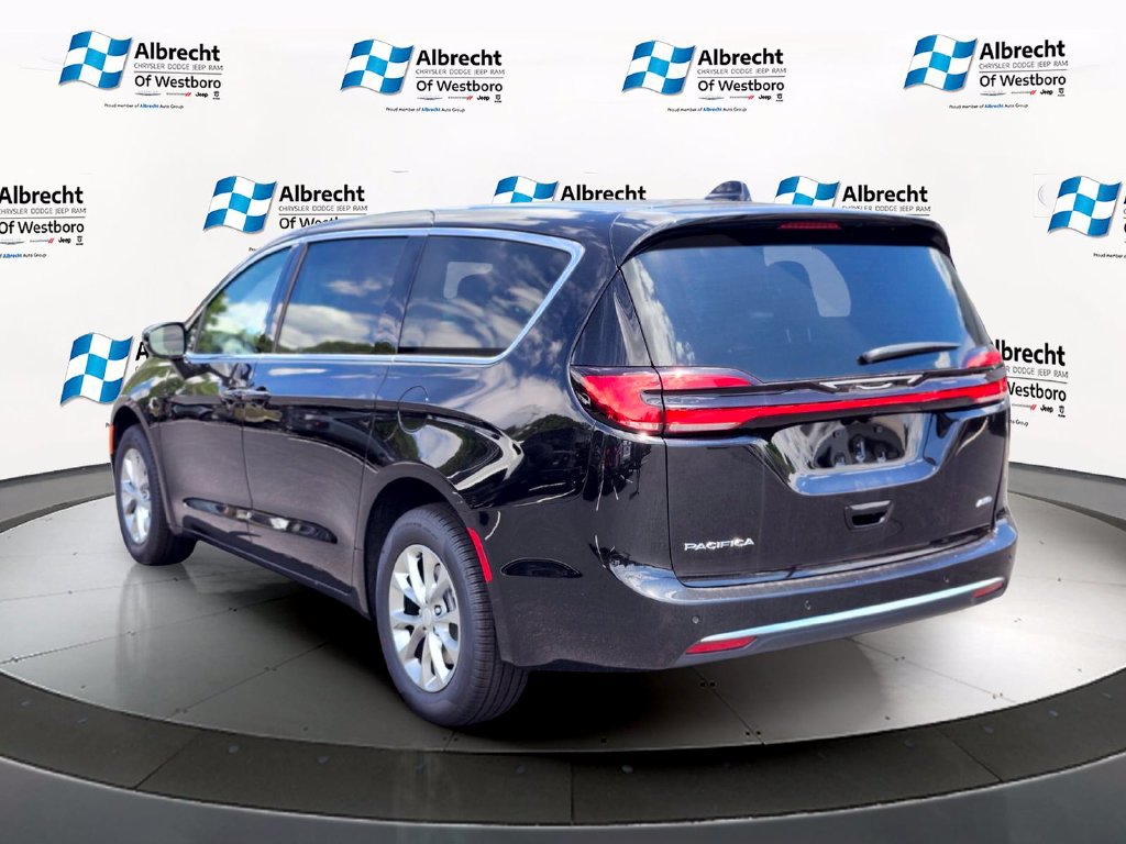 New 2027 Chrysler Pacifica Select AWD/4WD image 3
