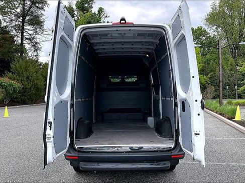 Used 2025 Mercedes-Benz Sprinter 2500 image 18