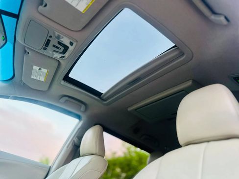 Used 2014 Toyota Sienna XLE w/ XLE Premium Package FWD image 15