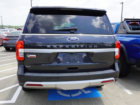 Used 2022 Ford Expedition XLT RWD image 6