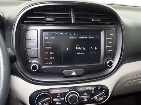Certified 2025 Kia Soul LX w/ LX Technology Package FWD image 16