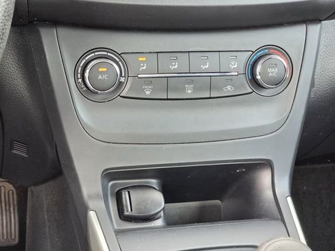 Used 2017 Nissan Sentra S image 17