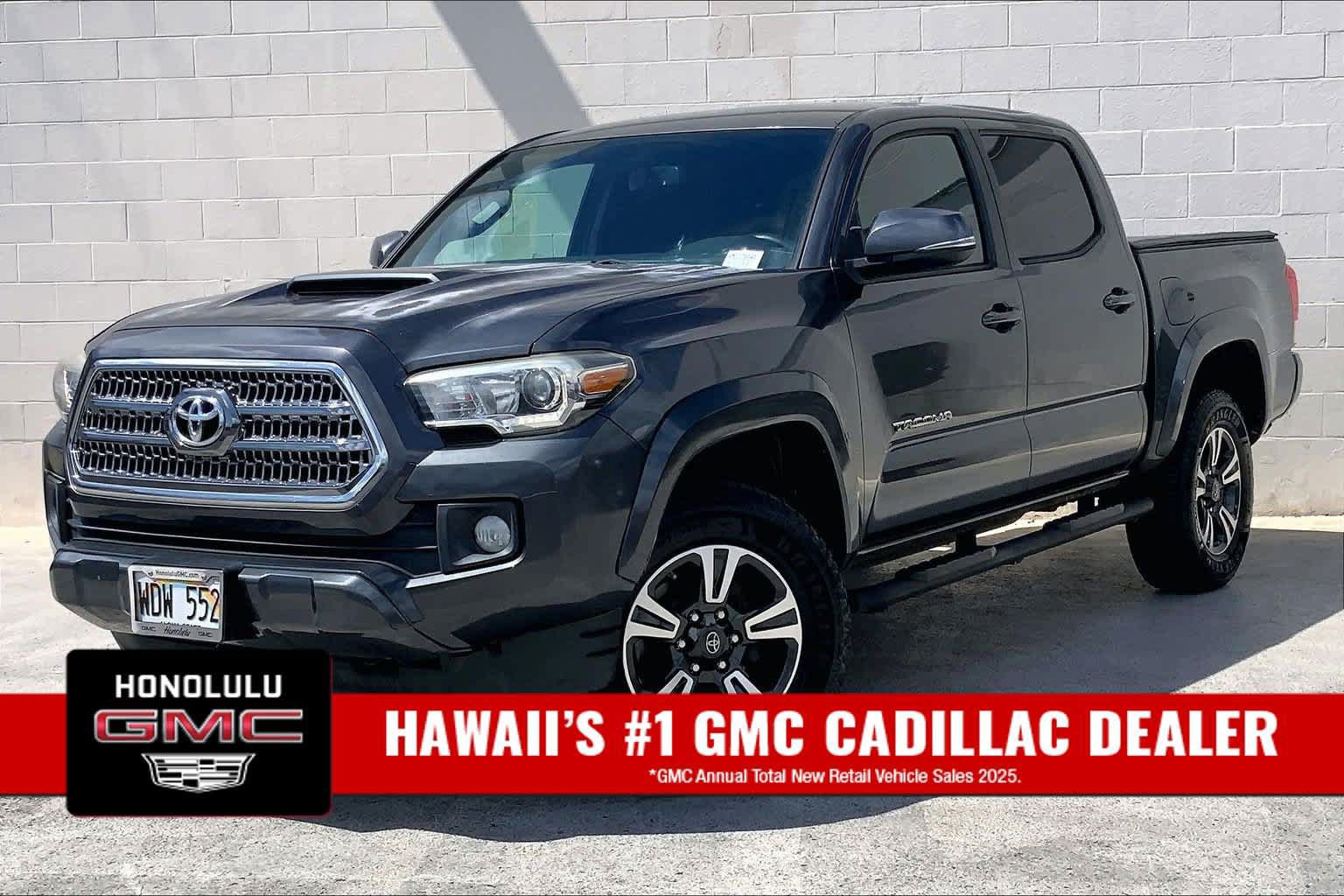 Used 2017 Toyota Tacoma TRD Sport RWD image 1