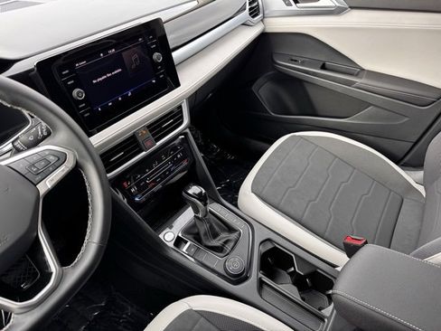 Used 2025 Volkswagen Taos SE image 15