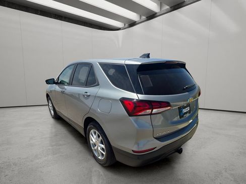 Used 2023 Chevrolet Equinox LS w/ LS Convenience Package AWD/4WD image 3