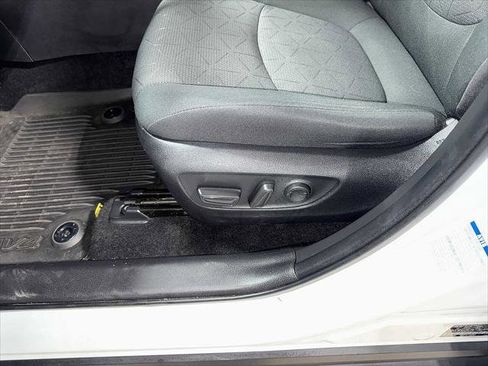 Certified 2022 Toyota RAV4 XLE image 29