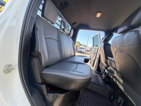 Used 2024 RAM 4500 4x4 Crew Cab Tradesman w/ Chrome Appearance Group image 18