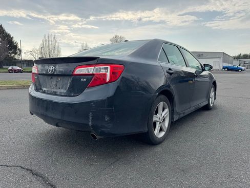 Used 2012 Toyota Camry SE image 4