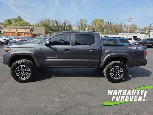 Used 2023 Toyota Tacoma TRD Sport w/ Technology Package image 4