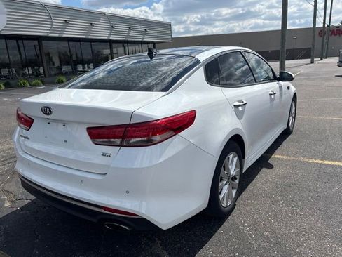 Used 2018 Kia Optima EX w/ Premium Package FWD image 5