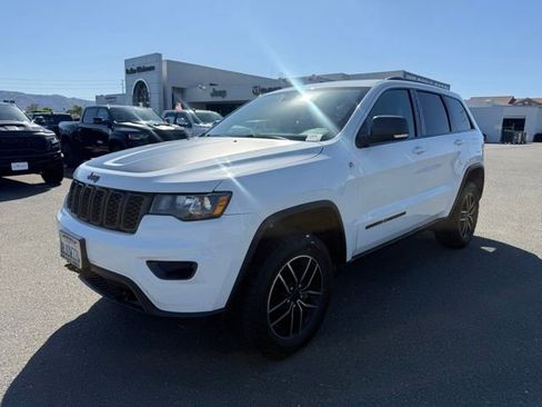 Certified 2019 Jeep Grand Cherokee Trailhawk AWD/4WD image 4
