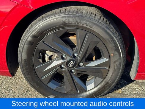 Used 2023 Hyundai Elantra SEL w/ Preferred Accessory Package image 10