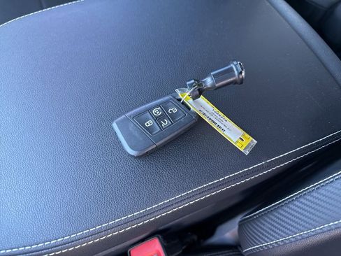 Certified 2022 Volkswagen Atlas Cross Sport SE image 30