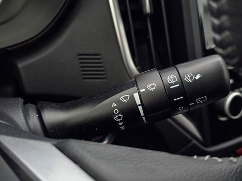 Used 2021 Subaru Forester Premium image 32