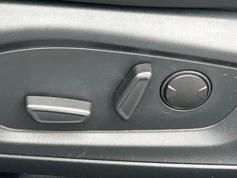 Used 2024 Ford Explorer XLT w/ Equipment Group 202A image 26