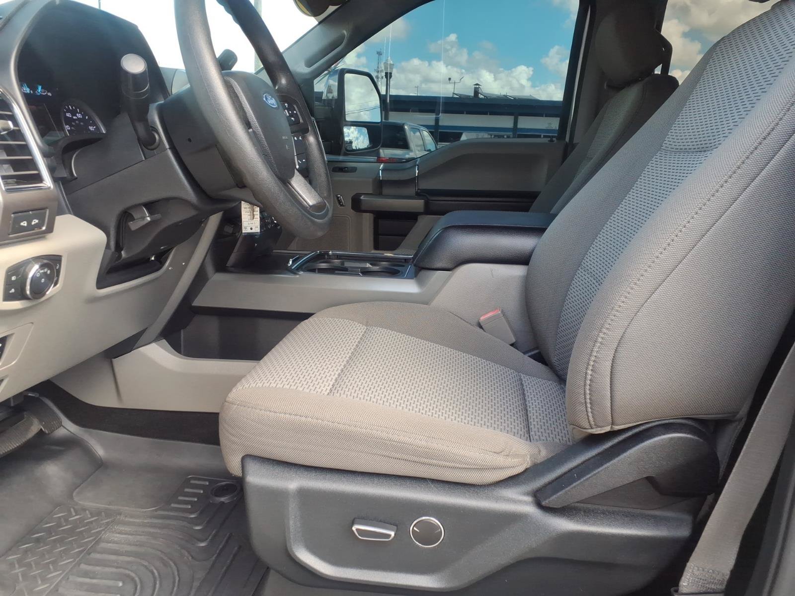 Used 2019 Ford F250 XLT w/ XLT Premium Package AWD/4WD image 22