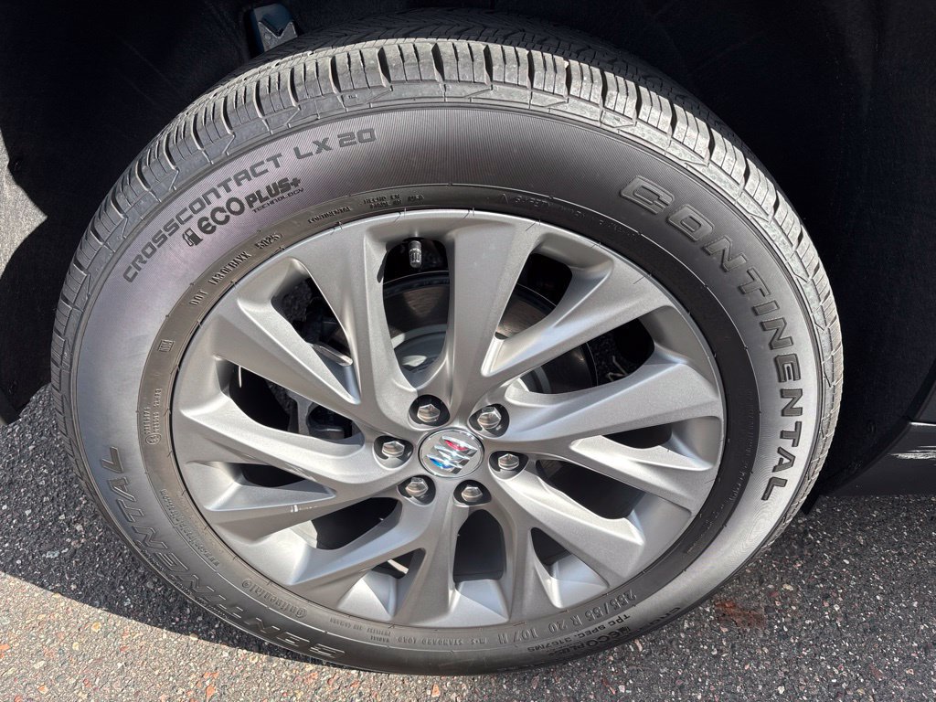 Used 2026 Buick Enclave Preferred w/ LPO, Floor Liner Package AWD/4WD image 7