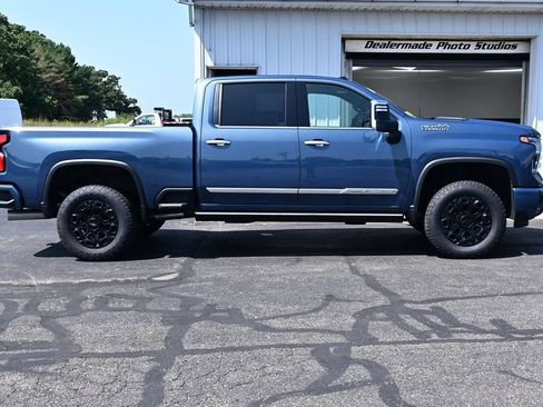 Used 2026 Chevrolet Silverado 3500 High Country w/ High Country Premium Package AWD/4WD image 6