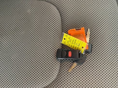 Used 2016 Nissan Frontier SV image 42