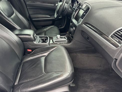 Used 2015 Chrysler 300 Limited image 15