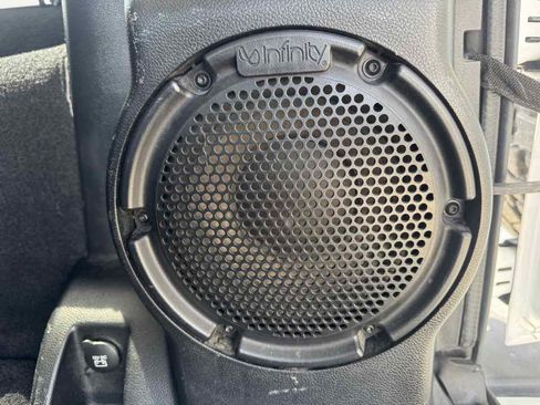 Used 2012 Jeep Wrangler Unlimited Sahara AWD/4WD image 27