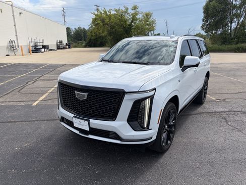 Used 2026 Cadillac Escalade Platinum Sport w/ LPO, ONYX Package AWD/4WD image 1