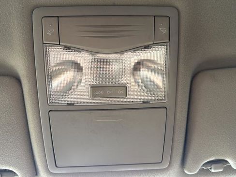 Used 2008 Toyota Avalon XL image 32