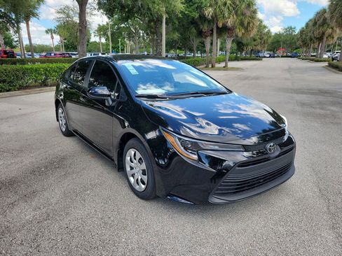 New 2026 Toyota Corolla LE FWD image 2