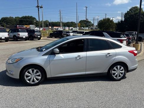 Used 2012 Ford Focus SE FWD image 5