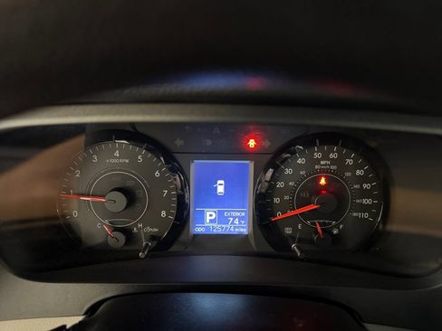 Used 2015 Toyota Sienna LE AWD/4WD image 16