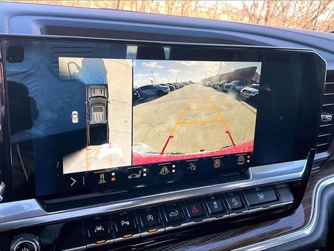 Used 2024 Chevrolet Silverado 1500 LT Trail Boss w/ Convenience Package II image 17