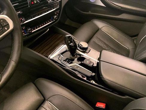 Used 2019 BMW 540i xDrive w/ M Sport Package image 22