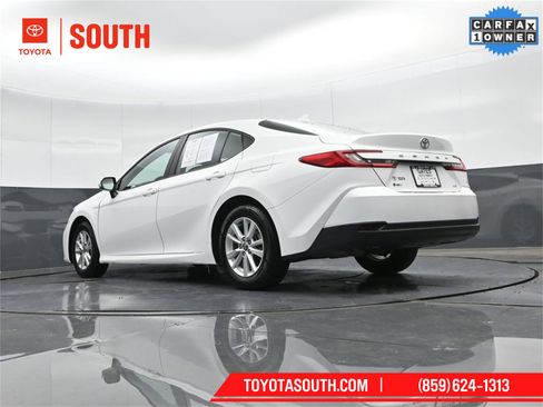 Used 2025 Toyota Camry LE image 38