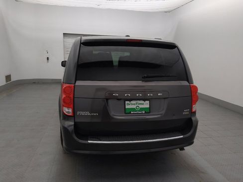 Used 2017 Dodge Grand Caravan SXT image 6