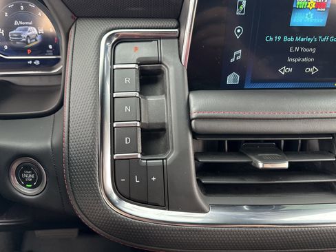 Used 2022 Chevrolet Suburban RST w/ Luxury Package image 9