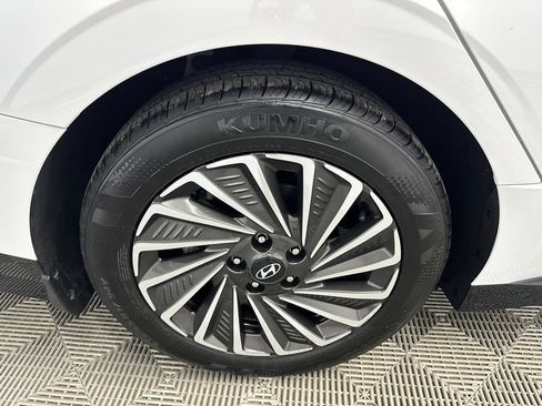 Used 2025 Hyundai Sonata Limited FWD image 19