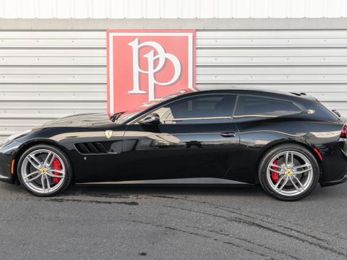 Used 2018 Ferrari GTC4Lusso T image 45