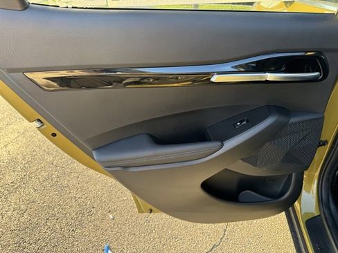 Used 2024 Kia Seltos SX image 11