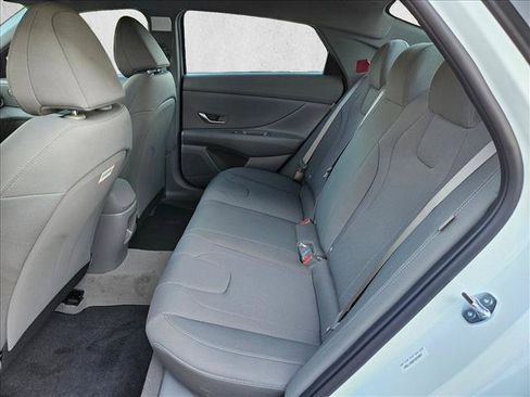 New 2026 Hyundai Elantra SE FWD image 12