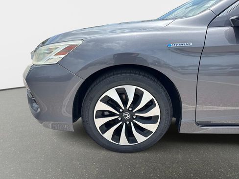Used 2017 Honda Accord Touring image 8